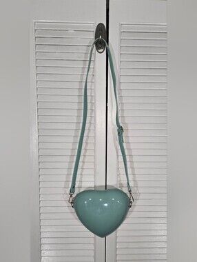No Brand Light Blue Heat Shaped Hard Smooth Outer Shell Crossbody Purse